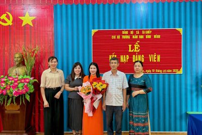 CHI BỘ TRƯỜNG MẦM NON BÌNH MINH LONG TRỌNG TỔ CHỨC LỄ KẾT NẠP ĐẢNG VIÊN MỚI CHO QUẦN CHÚNG H’RẮP MLÔ