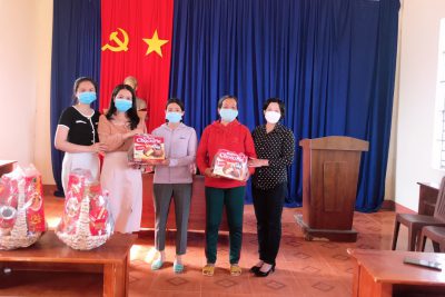 Xuân yêu thương’ tặng quà học sinh nghèo dịp Nhâm Dần 2022